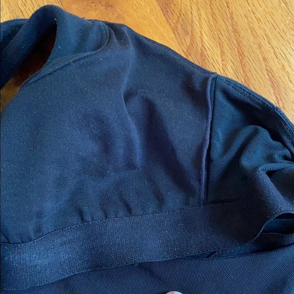 Black lululemon size 4 tank - Picture 6 of 6